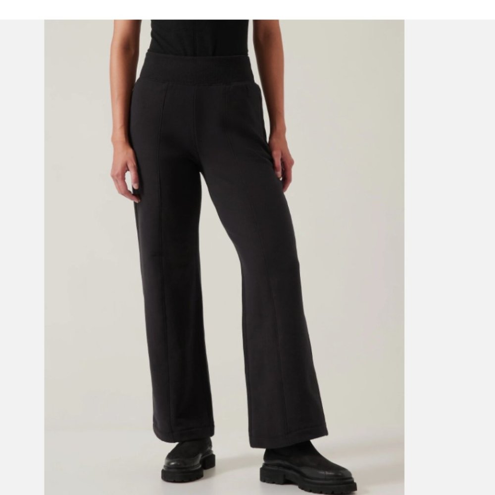 NWT Athleta Retroplush Straight Leg Pant M Medium